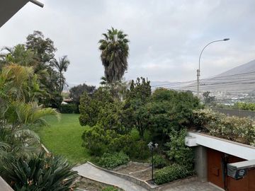Amplia residencia, Rinconada Alta