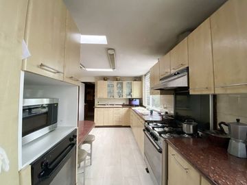 Amplia residencia, Rinconada Alta