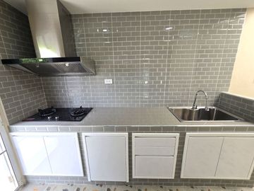Townhome for sale, corner house, Siri Place Village, Rangsit, spacious area. Located at the beginning of the project, near the clubhouse, swimming poo