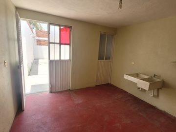 Casa con doble accesos a unos metros de Calle Morelos.