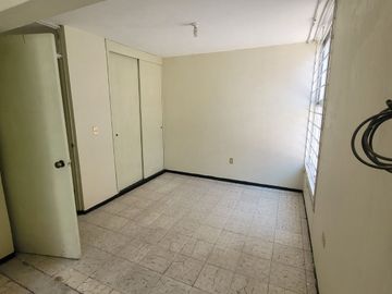 Casa con doble accesos a unos metros de Calle Morelos.