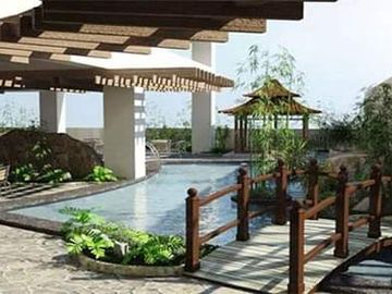 2bedroom penthouse unit in paseo de roces near burgundy pbcom rcbc techzone