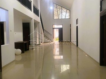 1. Rumah Hook 2 lantai 15 Kamar di Jl. Delman, Tanah Kusir, Jaksel