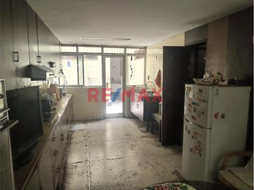 Venta De Casa De 350 M2 A 615 Mil Dólares Negociables En Miraflores