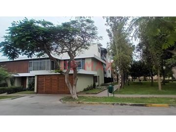Venta De Casa De 350 M2 A 615 Mil Dólares Negociables En Miraflores