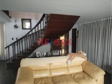 Venta De Casa De 350 M2 A 615 Mil Dólares Negociables En Miraflores