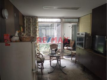 Venta De Casa De 350 M2 A 615 Mil Dólares Negociables En Miraflores