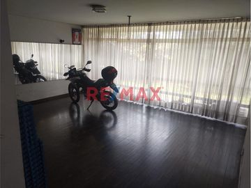 Venta De Casa De 350 M2 A 615 Mil Dólares Negociables En Miraflores