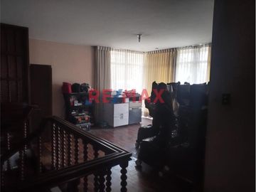 Venta De Casa De 350 M2 A 615 Mil Dólares Negociables En Miraflores