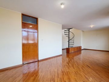 Venta Penthouse con Terraza en Luis Deucker Las Magnolias Surco