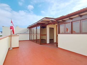 Venta Penthouse con Terraza en Luis Deucker Las Magnolias Surco