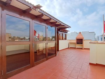 Venta Penthouse con Terraza en Luis Deucker Las Magnolias Surco