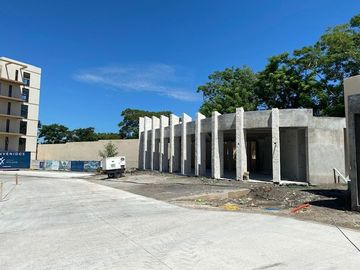 Departamentos nuevos 2 recamaras en Residencial con amenidades en el Conchal con acceso al Rio