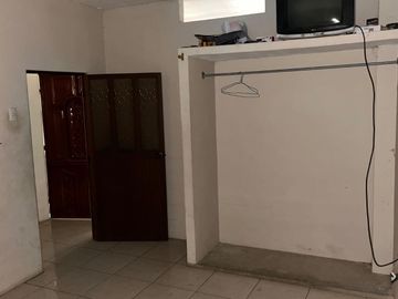 casa rentera de dos pisos con terraza