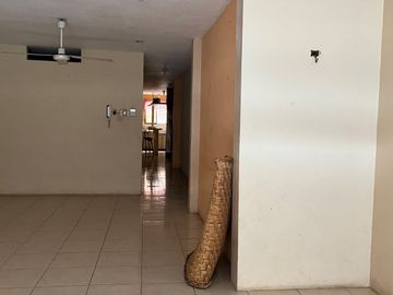 casa rentera de dos pisos con terraza