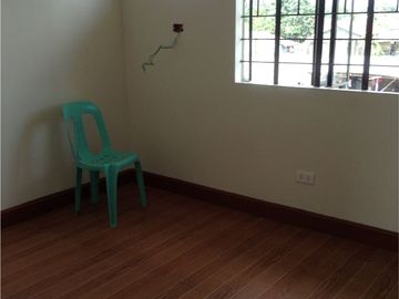 The AffordableTownhomes with Parking in Imus, Cavite