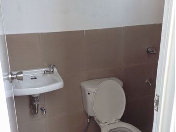 The AffordableTownhomes with Parking in Imus, Cavite