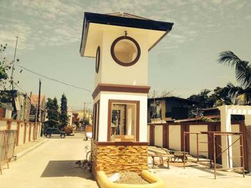 The AffordableTownhomes with Parking in Imus, Cavite