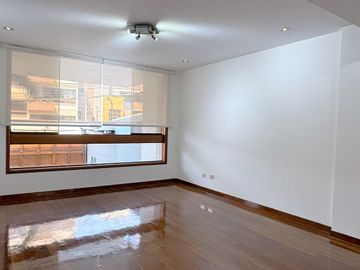 VENDO DEPARTAMENTO EN SANTIAGO DE SURCO (CERCA A UPC)
