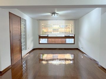 VENDO DEPARTAMENTO EN SANTIAGO DE SURCO (CERCA A UPC)