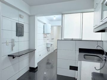 VENDO DEPARTAMENTO EN SANTIAGO DE SURCO (CERCA A UPC)