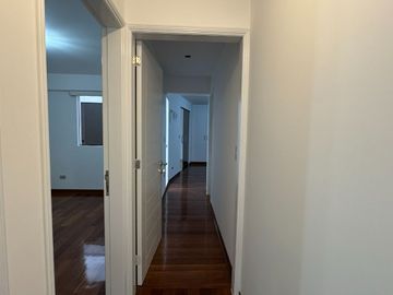 VENDO DEPARTAMENTO EN SANTIAGO DE SURCO (CERCA A UPC)