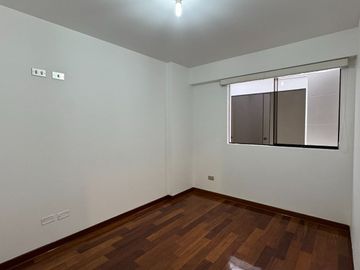 VENDO DEPARTAMENTO EN SANTIAGO DE SURCO (CERCA A UPC)