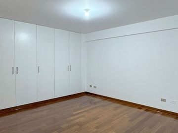 VENDO DEPARTAMENTO EN SANTIAGO DE SURCO (CERCA A UPC)
