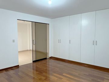VENDO DEPARTAMENTO EN SANTIAGO DE SURCO (CERCA A UPC)