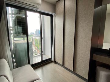 1 Bedroom Condominium for Rent at IDEO Phahol-Jatujak