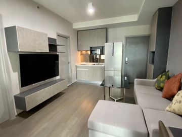 1 Bedroom Condominium for Rent at IDEO Phahol-Jatujak