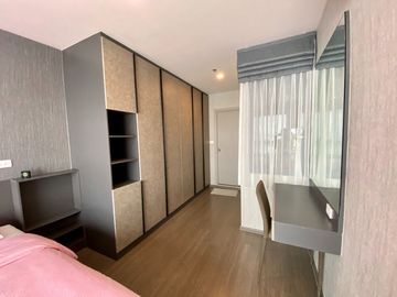 1 Bedroom Condominium for Rent at IDEO Phahol-Jatujak