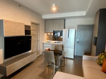 1 Bedroom Condominium for Rent at IDEO Phahol-Jatujak
