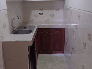 VENDO BONITA CASA EN ZONA RESIDENCIAL DE NUEVO CHIMBOTE