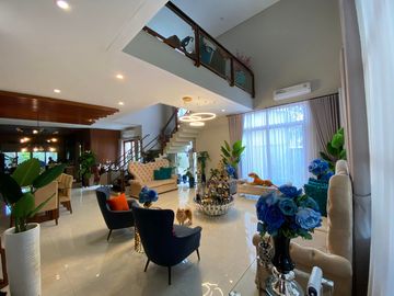 Luxurious 6-Bedroom House with Swimming Pool For Sale at Portofino Heights Las Piñas