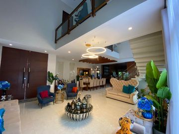 Luxurious 6-Bedroom House with Swimming Pool For Sale at Portofino Heights Las Piñas