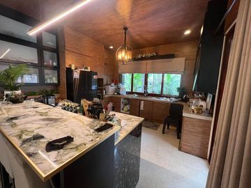 Luxurious 6-Bedroom House with Swimming Pool For Sale at Portofino Heights Las Piñas
