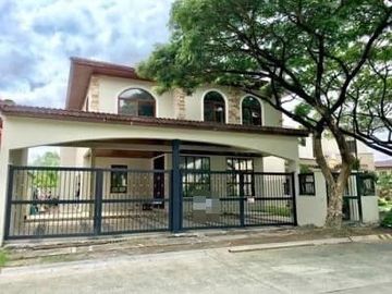 Luxurious 6-Bedroom House with Swimming Pool For Sale at Portofino Heights Las Piñas