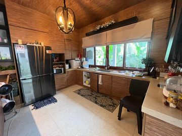 Luxurious 6-Bedroom House with Swimming Pool For Sale at Portofino Heights Las Piñas