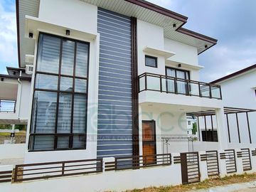 5Bedroom Accessible Single Detached House and Lot in Tanauan City - near Exit!