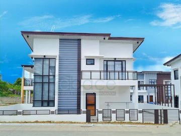 5Bedroom Accessible Single Detached House and Lot in Tanauan City - near Exit!