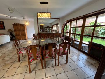 VENTA CASA MONTERRICO - SURCO – CALLE CERRADA – 5 DORMITORIOS