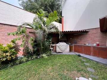VENTA CASA MONTERRICO - SURCO – CALLE CERRADA – 5 DORMITORIOS