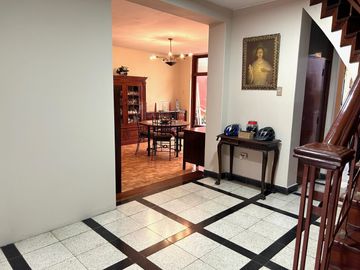 CASA PUEBLO LIBRE ESPALDA AVENIDA SUCRE CERCA A PARQUE