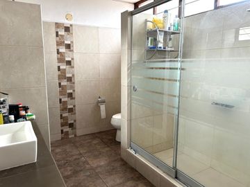 CASA PUEBLO LIBRE ESPALDA AVENIDA SUCRE CERCA A PARQUE