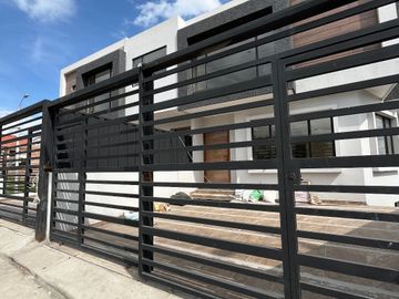 HERMOSAS CASAS CON AREA VERDE DE VENTA, Sector Plásticos Rival Ricaurte C1262