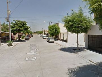 Oportunidad  !! Venta Hermosa Y Amplia Casa Remate Col. Los Mochis, Sinaloa.