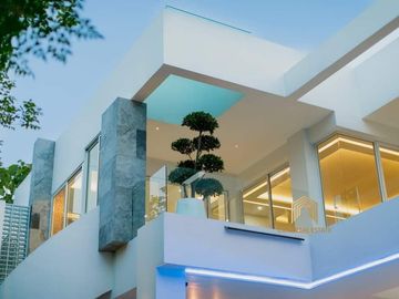 Newly modern luxury pool villas house in housing project nearb Kad Farang Village