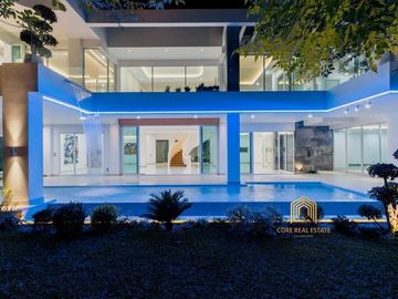 Newly modern luxury pool villas house in housing project nearb Kad Farang Village