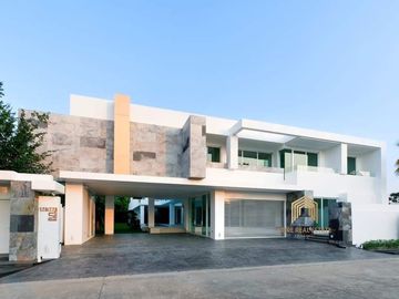 Newly modern luxury pool villas house in housing project nearb Kad Farang Village